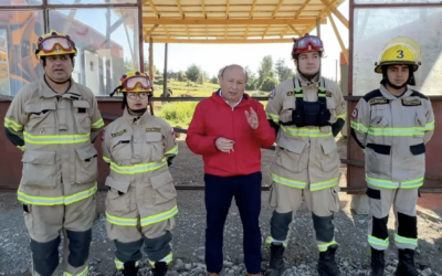 Municipio hizo entrega oficial de contenedores a la Tercera Compañía de Bomberos de Panguipulli